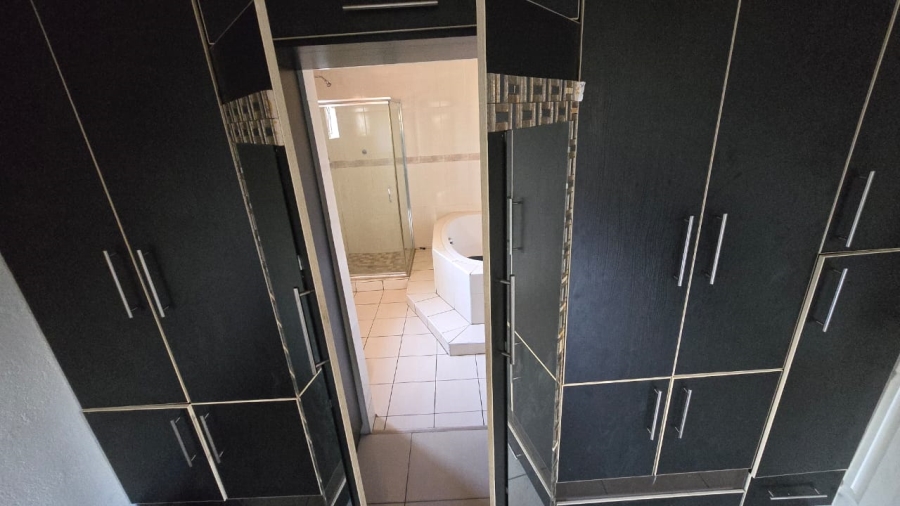 3 Bedroom Property for Sale in Beaconsfield Northern Cape